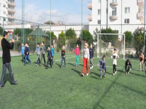 <font color="red">AİLEMLE KAHVALTIDAYIM BABAMLA YARIŞIYORUM</font>