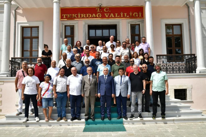 MERSİN VE TEKİRDA GAZETECİLERİNDEN ÖRNEK DAVRANIŞ