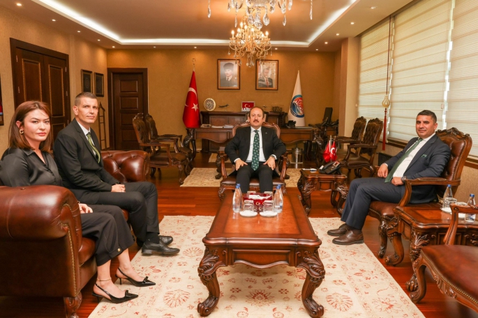 VALİ ALİ HAMZA PEHLİVAN, SOSYAL GÜVENLİK KURUMU İL MÜDÜRÜ ALİ KOÇ’U KABUL ETTİ.