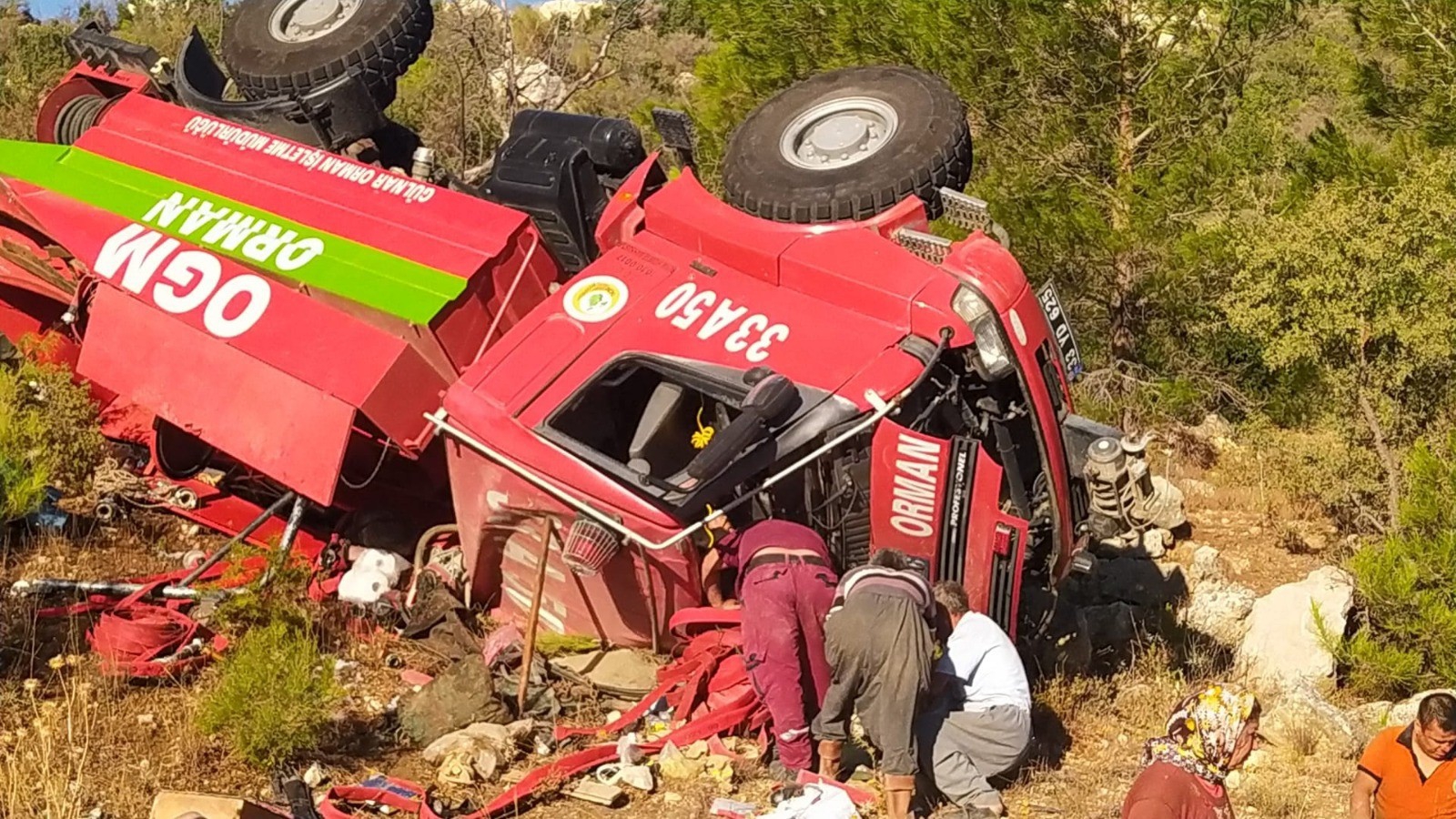 Yangına giden orman personeli kaza yaptı: 3 yaralı